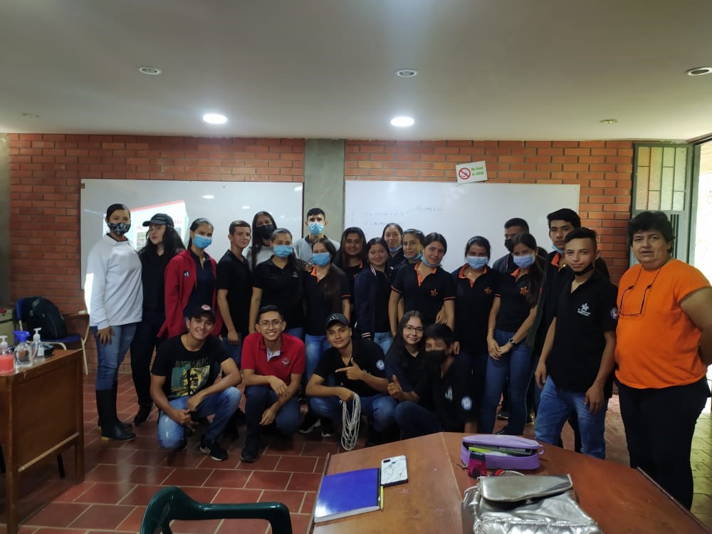 Estudiantes – docente del grado 11 del Colegio Técnico Agropecuario San José- Ocamonte.